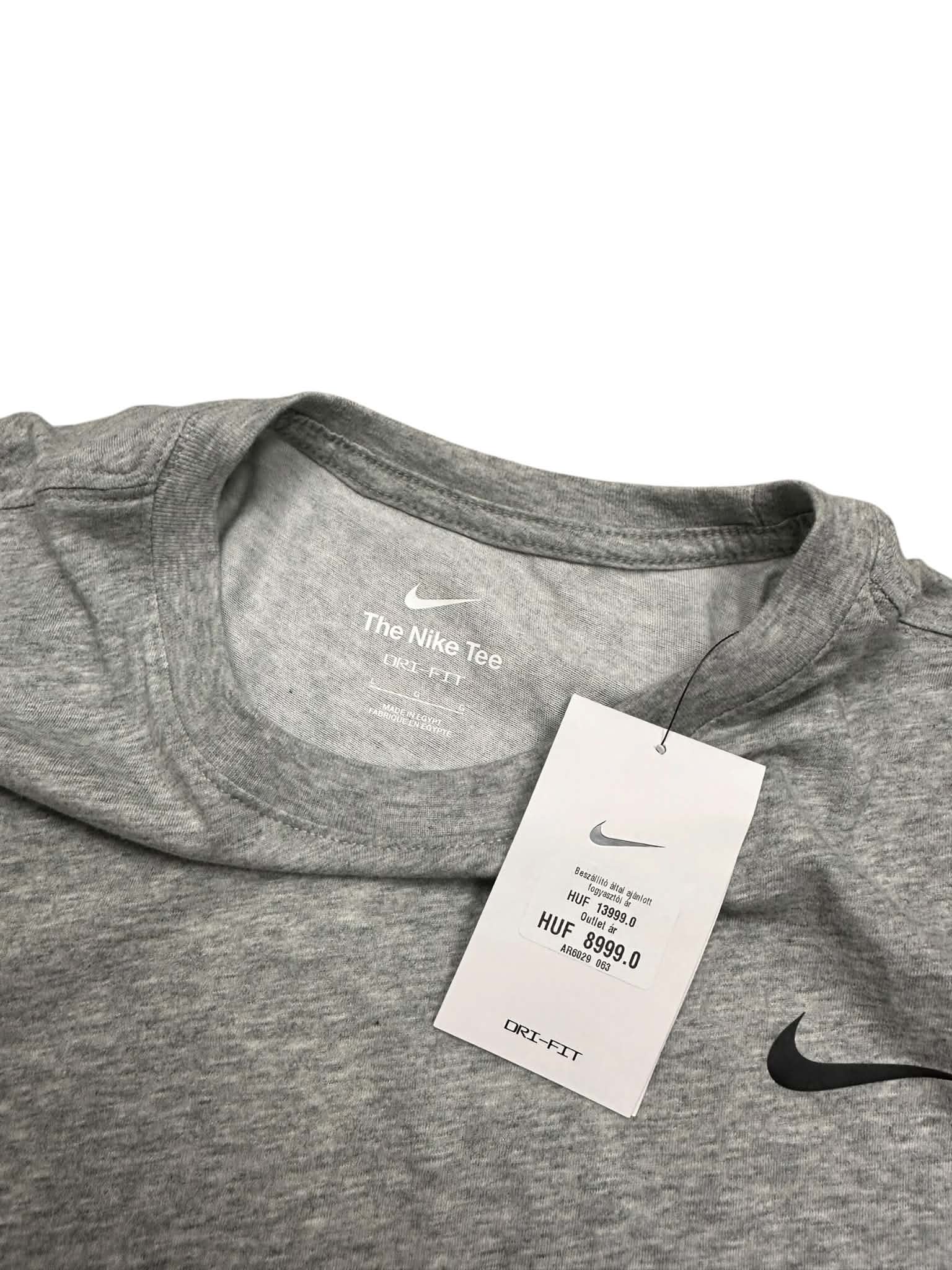 *NEW* Nike T-Shirt (L)
