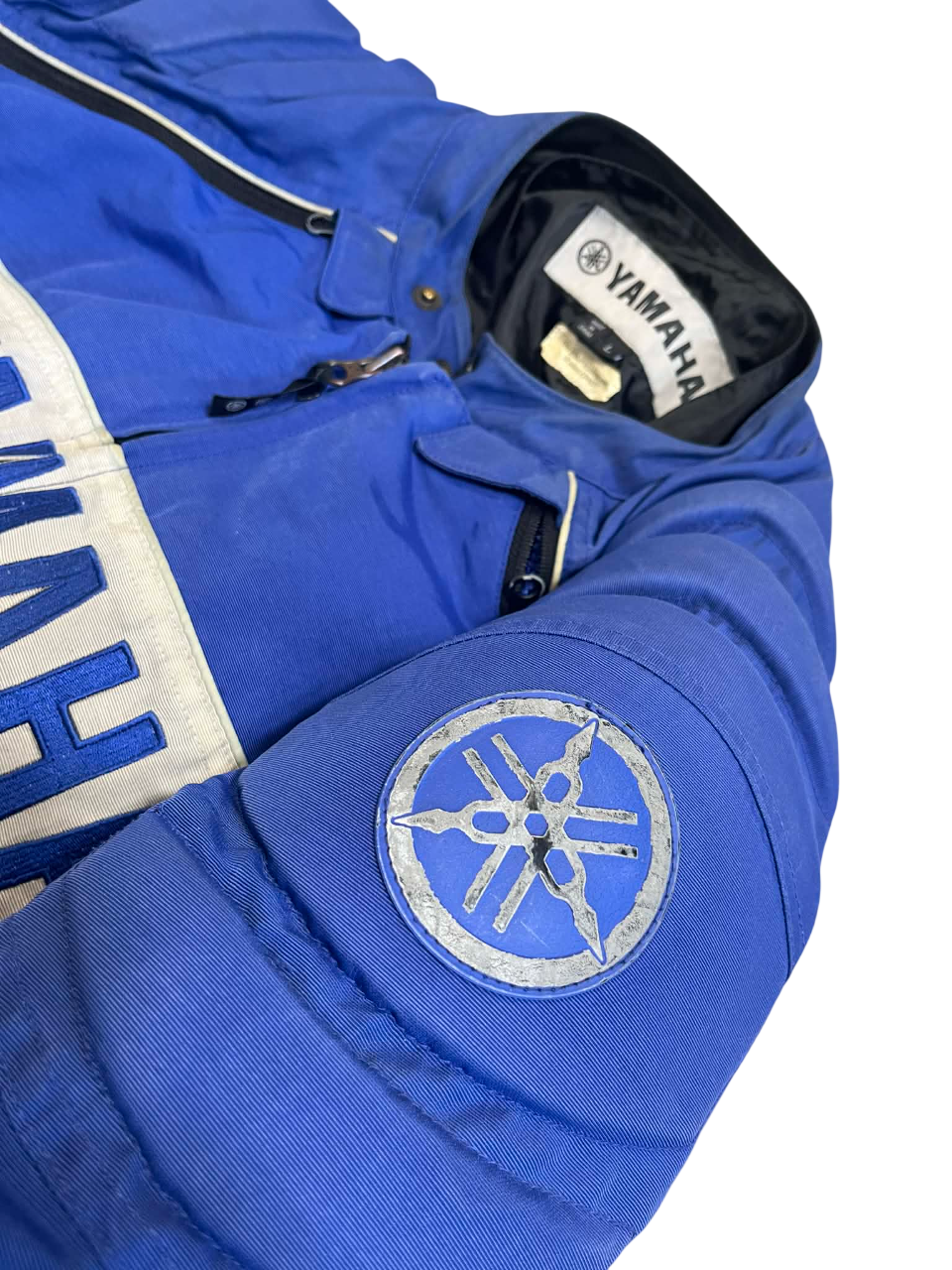 Kék vintage Yamaha streetwear dzseki hímzett logóval és cipzáras zsebbel