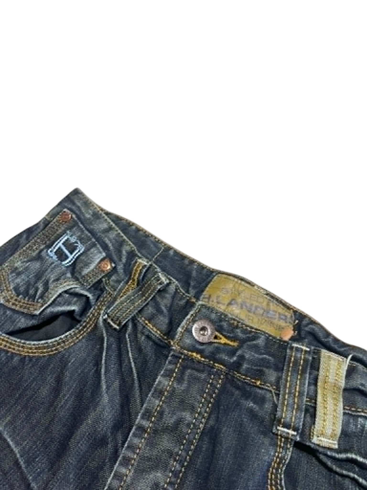 *WASHED* Y2K SWAG JEANS (M)