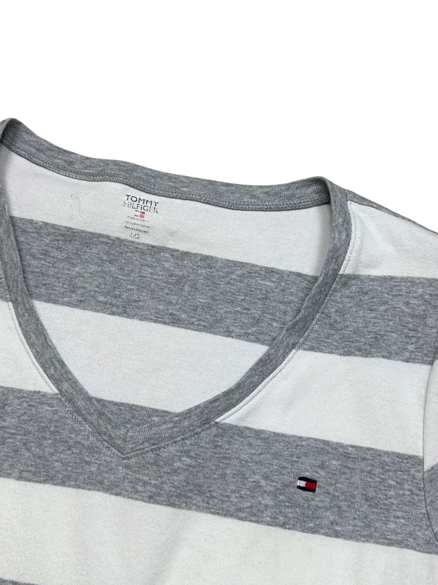 Tommy Hilfiger V-Neck T-Shirt (Women L - Men XS)