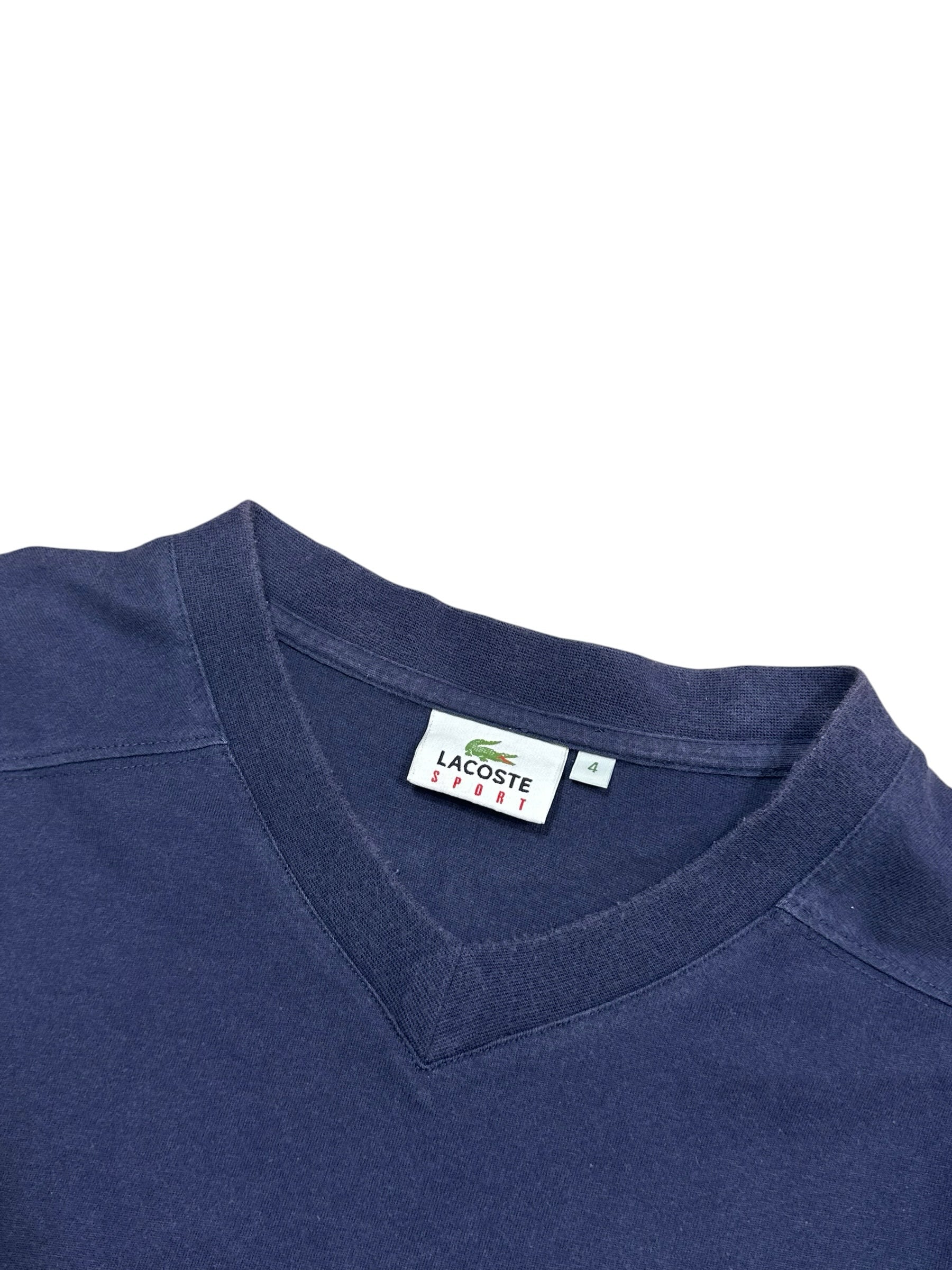 Candy Streetwear sötétkék Lacoste Sport V-nyakú férfi póló belső címkével és méretjelzéssel