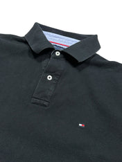 Candy Streetwear Tommy Hilfiger fekete pamut piké póló hímzett logóval és gombolható gallérral