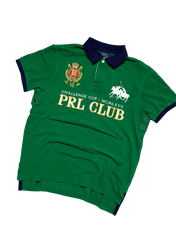 Zöld vintage férfi galléros póló, PRL CLUB hímzett mintával és arany logóval.
